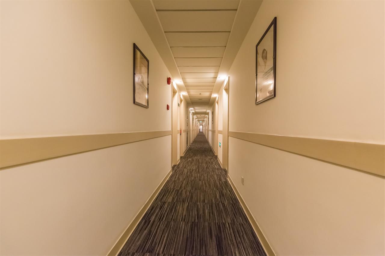 Jinjiang Inn Caoan Road Шанхай Екстериор снимка